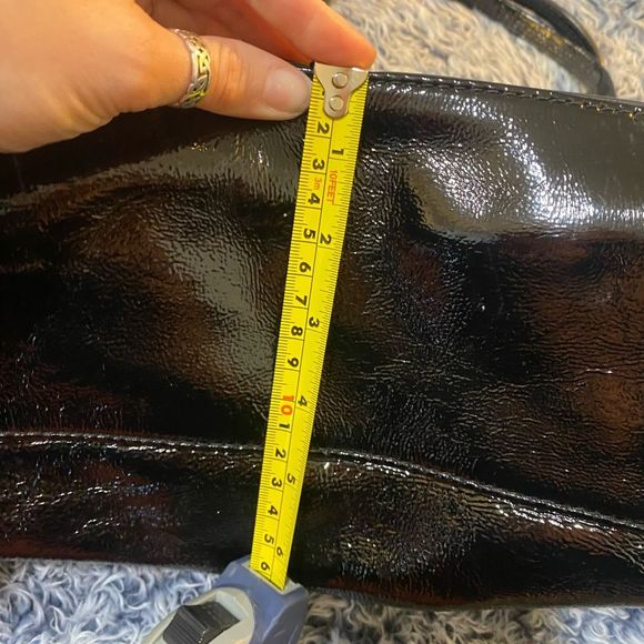 KATE SPADE SLEEK BLACK PATENT LEATHER HANDBAG CLAVERLY MARYANNE SHOULDER BAG - Picture 4 of 16